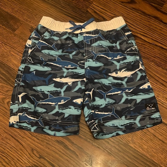 Big Chill boys, swim trunks with shark design and inner lining, size boys large - Picture 1 of 6